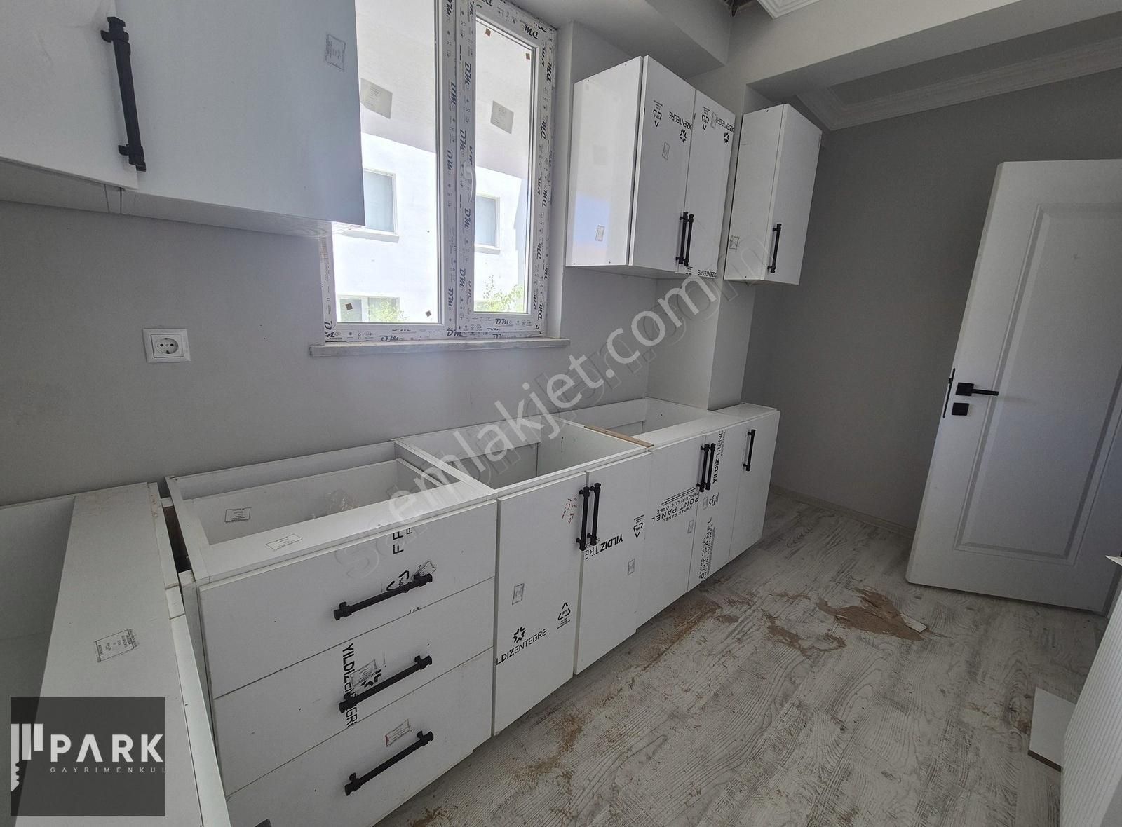 Park Gayrimenkul'den Emek Mh. Kiralık Sıfır 2+1 Daire