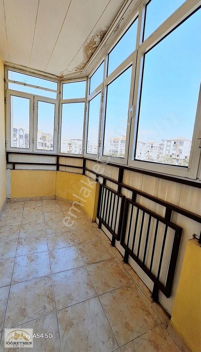 Öğretmen Emlaktan Emniyet Md. Altında Ara Kat 3+1 Daire Fırsatı