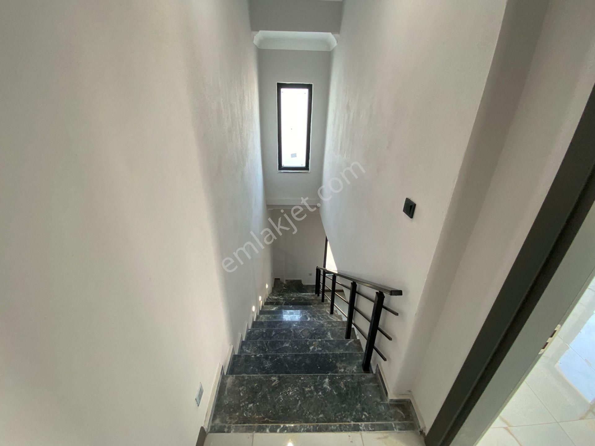 Karasuda M.bahçeli M.girişli Havuzlu Jakuzili, Seyir Teraslı *sıfır* 4+1 Tripleks Villa - Görsel 25