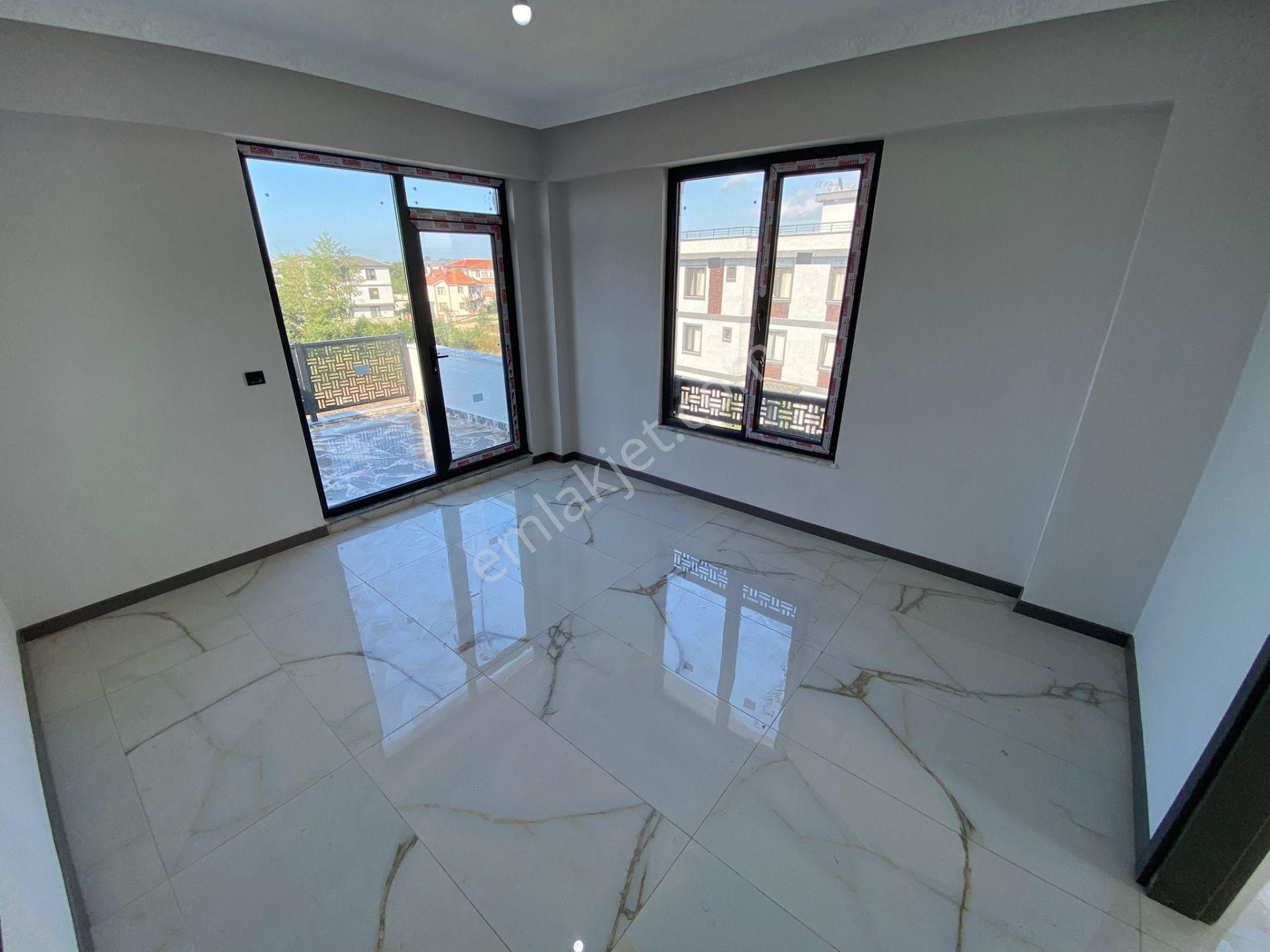 Karasuda M.bahçeli M.girişli Havuzlu Jakuzili, Seyir Teraslı *sıfır* 4+1 Tripleks Villa - Görsel 18