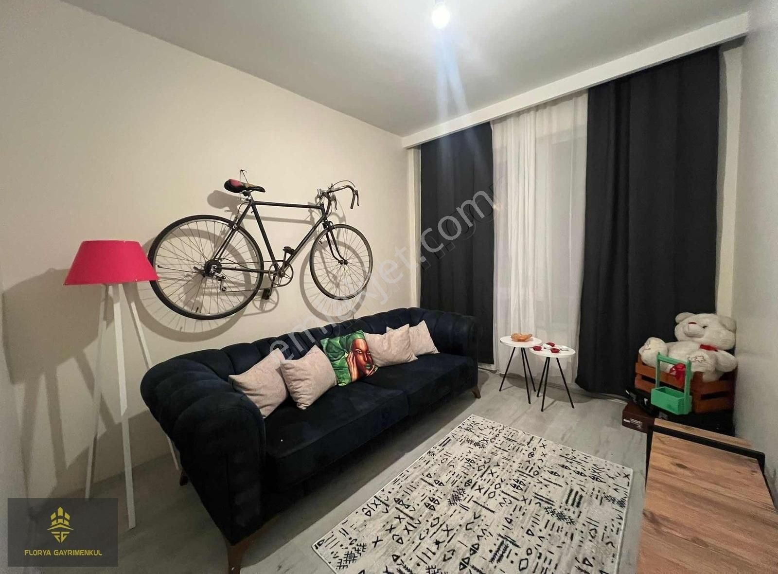 Üniversite Yakını Eşyalı Ayrı Mutfaklı 1+1 Kiralık Daire