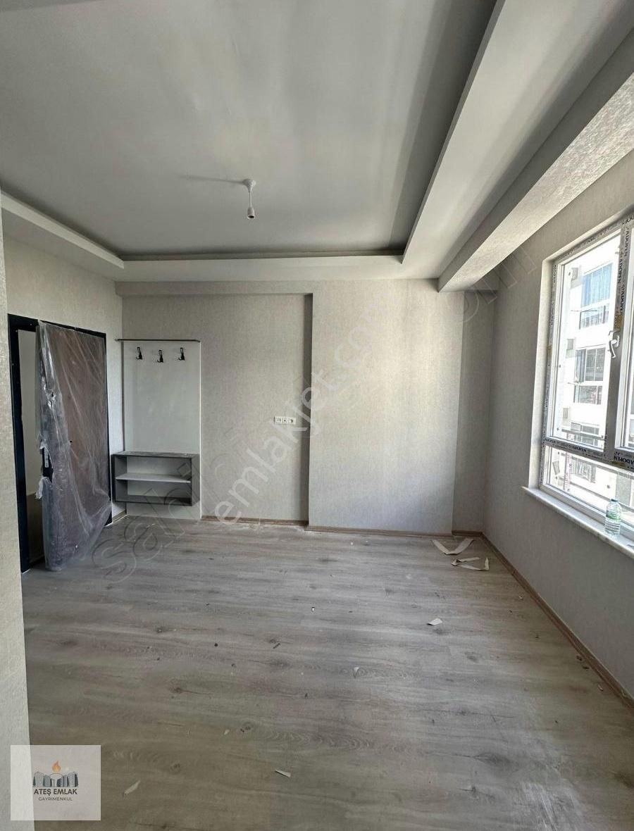 Ateş Emlak'tan Satılık Paşacık'ta 1+1 Eşyasız Daire