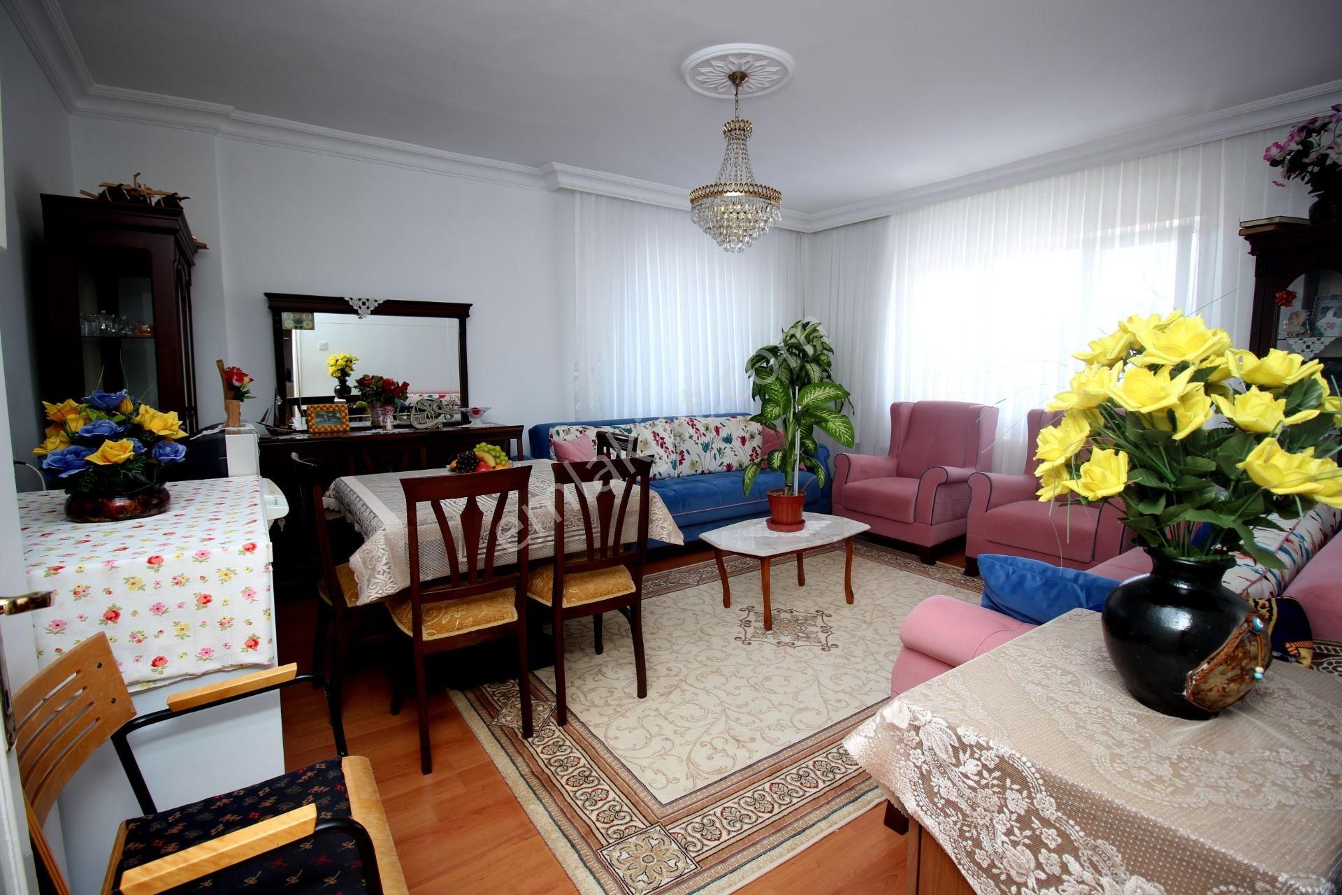 Emre Emlak'tan Selçuklu'da Manzaralı 3+1 Satılık Daire - Görsel 2