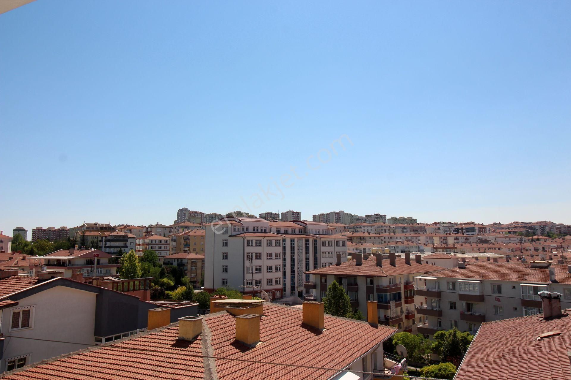 Emre Emlak'tan Selçuklu'da Manzaralı 3+1 Satılık Daire - Görsel 23