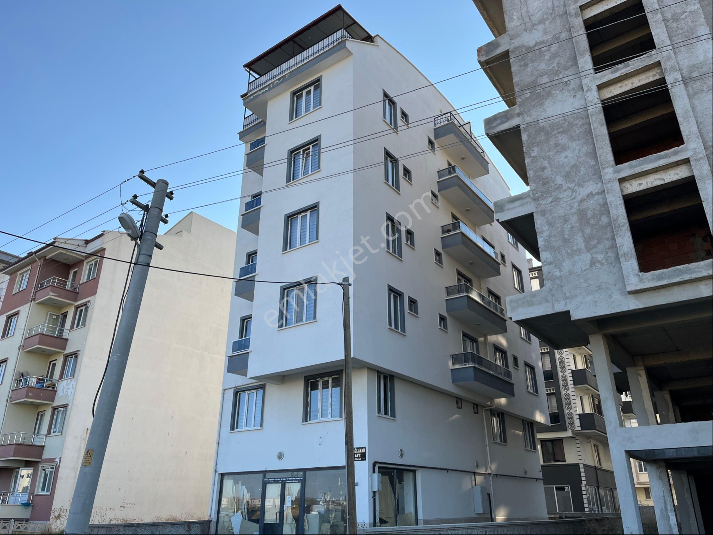 Erenler’de Yakıt Aidat Dahil 1+1 Teraslı Eşyalı Kiralık Daire