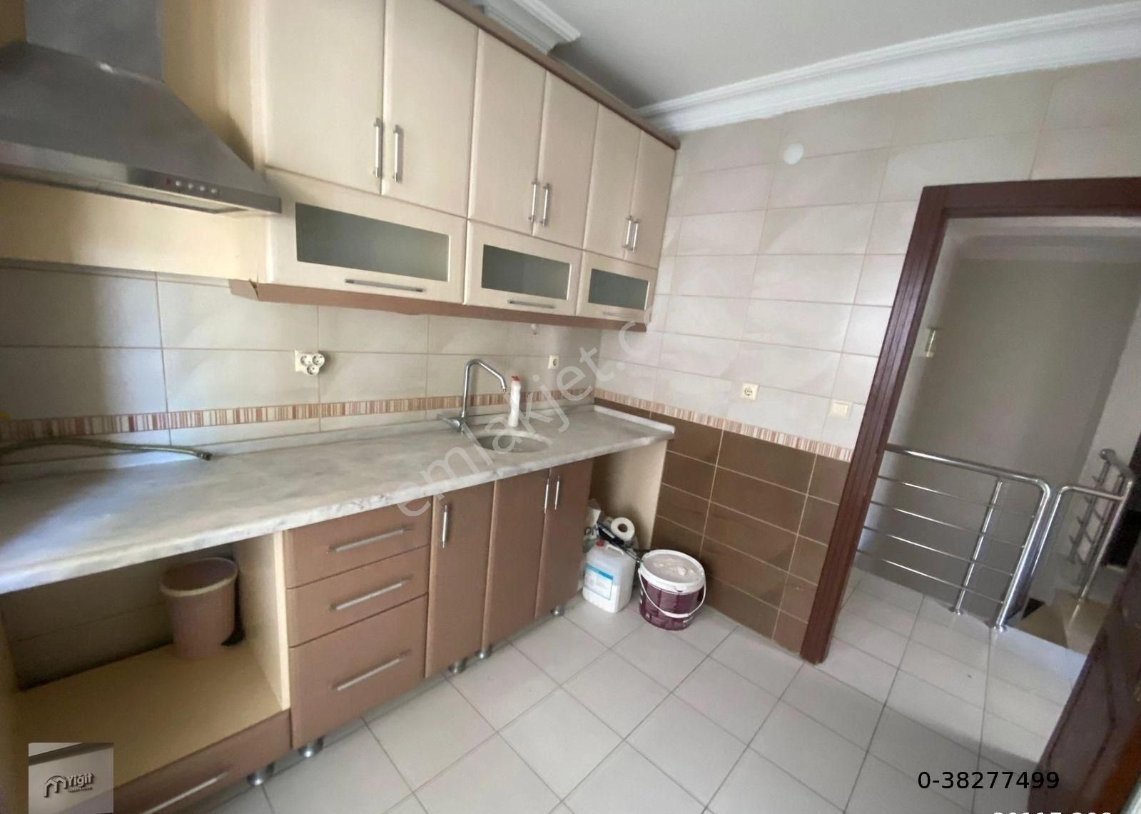 Yigit Emlaktan Merkezde A101 Karşısında Konumda 3+1 Masrafsız Fuul Yapılı Ön Ters Dublex 125m2 - Görsel 2