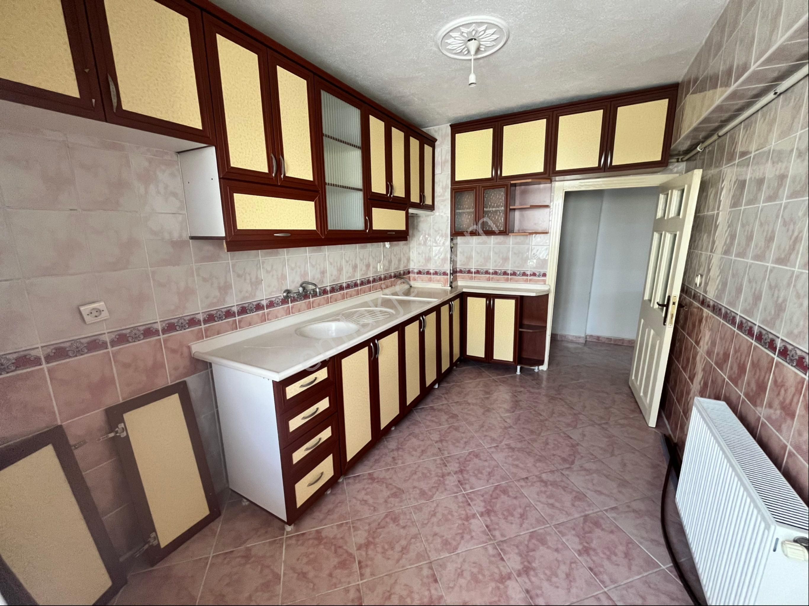 ***pınarbaşı Mahallesi 2. Ara Katta Ön Ve Güney Cephe Yapılı 3+1 Daire***