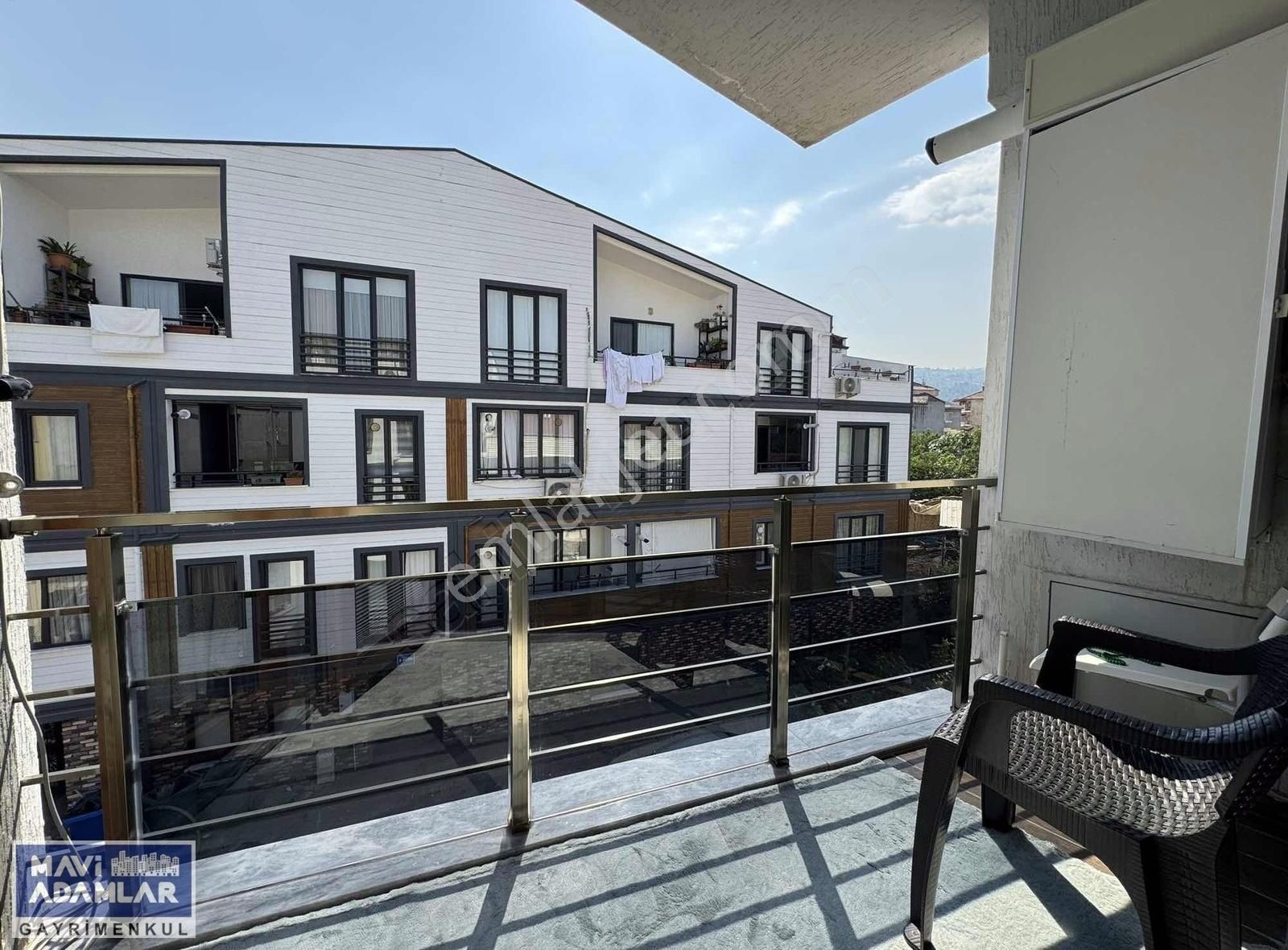 Demirci Merkez'de Satılık 3 Daireli Müstakil Ev - Görsel 24