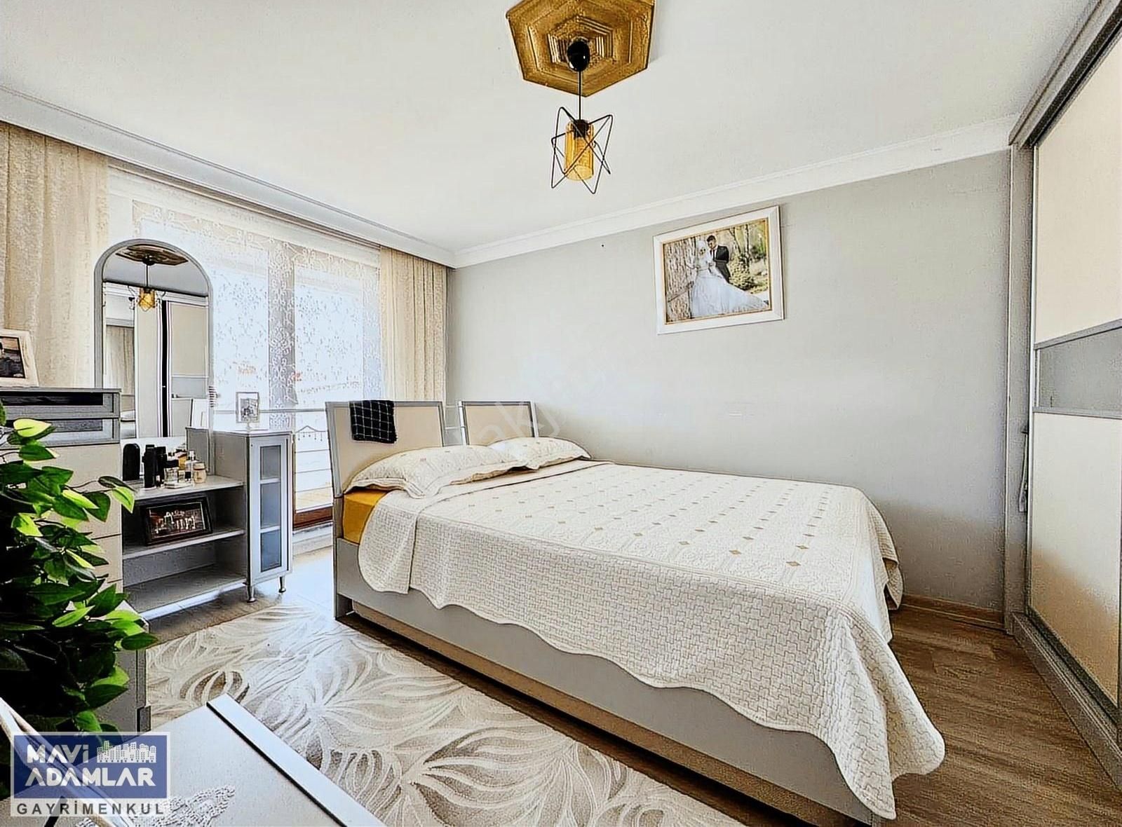 Demirci Merkez'de Satılık 3 Daireli Müstakil Ev - Görsel 16