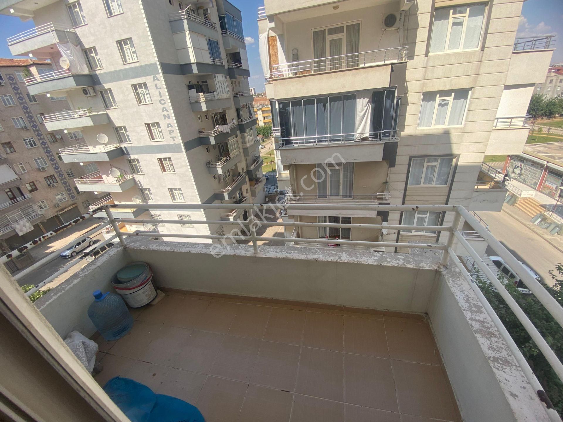 Hızlı 21 Gayrımenkulden Huzurevleri Son Durakta Site İçerisinde Ara Kat Daire