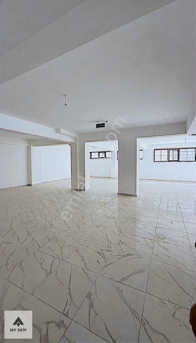 Yıldırım Zümrütlüevlerde Çiçek Sokak Bulunmaz Geniş İş Yeri