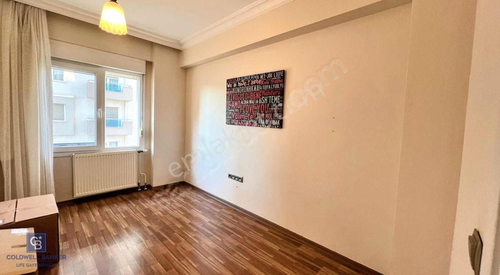 Mavişehir Family Park'ta Havuz Manzaralı 4+1 Satılık Daire
