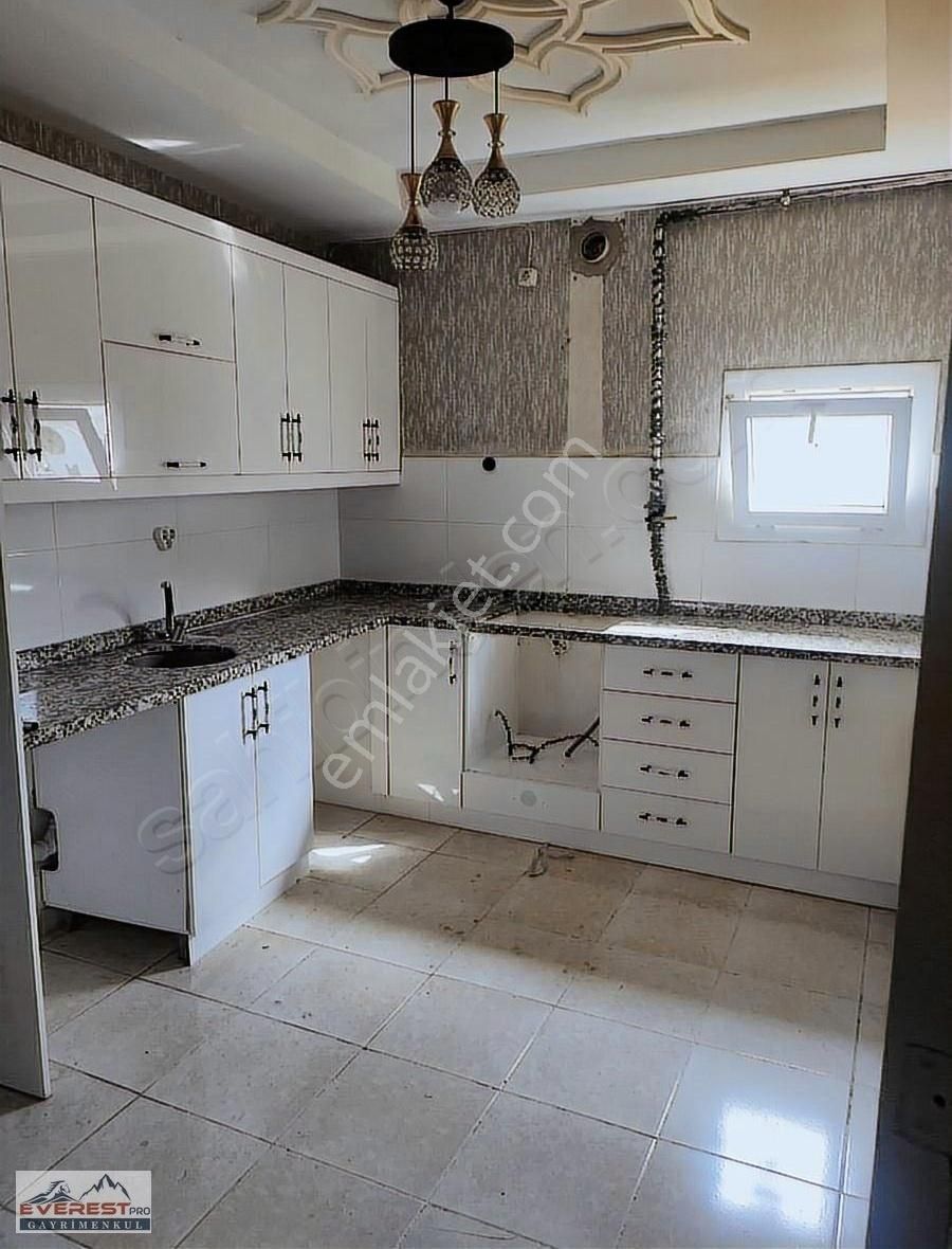 Yeşilevlerde Bakımlı 3+1 Satılık Daire