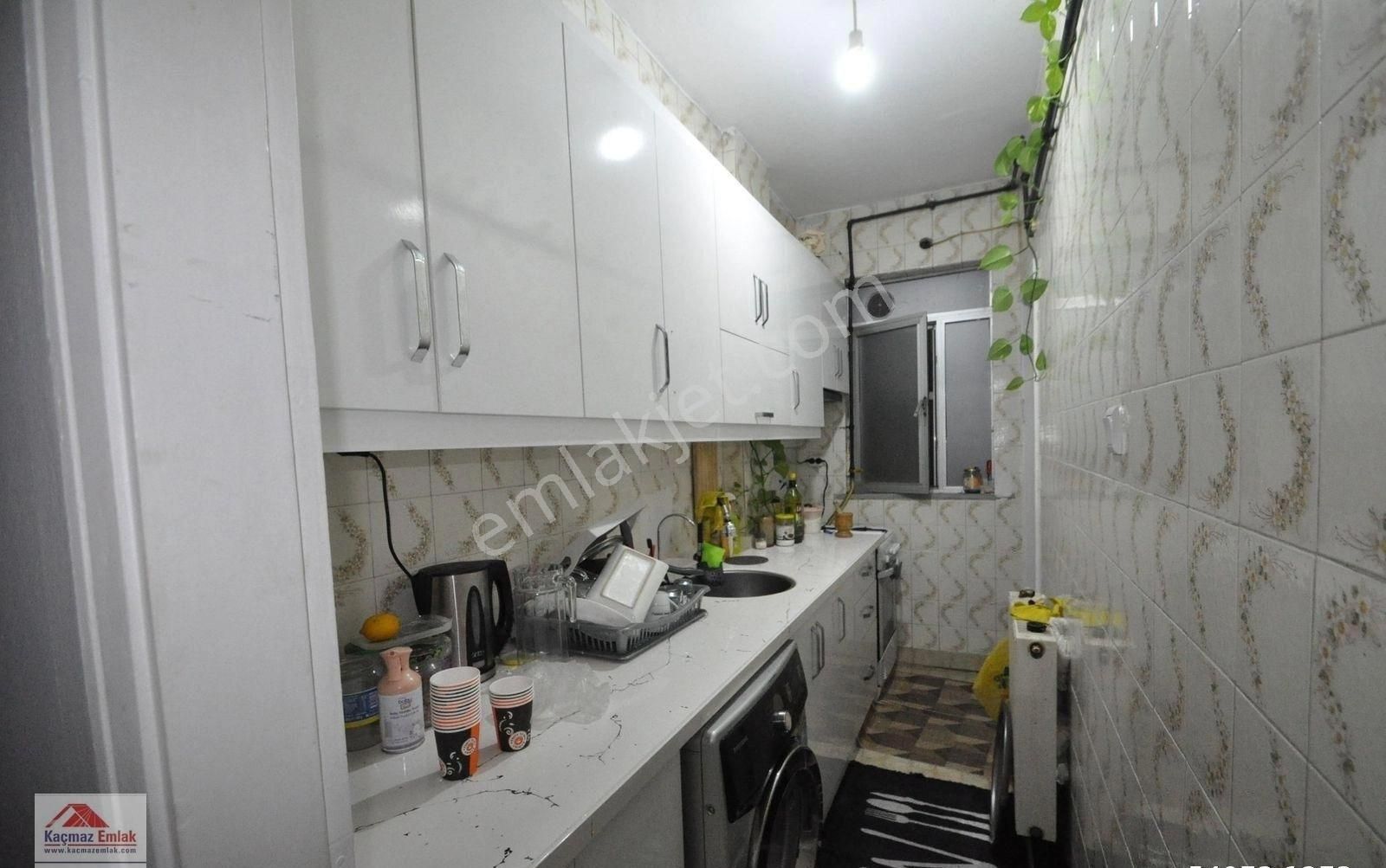 Bayrampaşa Kartaltepe Kaçmazdan Satılık 72m2 Arakat Balkonlu Temiz Daire - Görsel 4