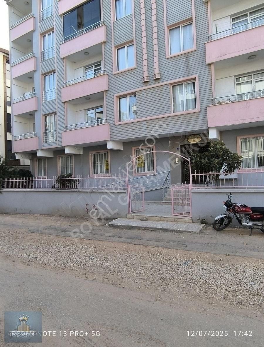 Royal Emlak'tan Üniv. Civarında Kiralık 1+1 Daire