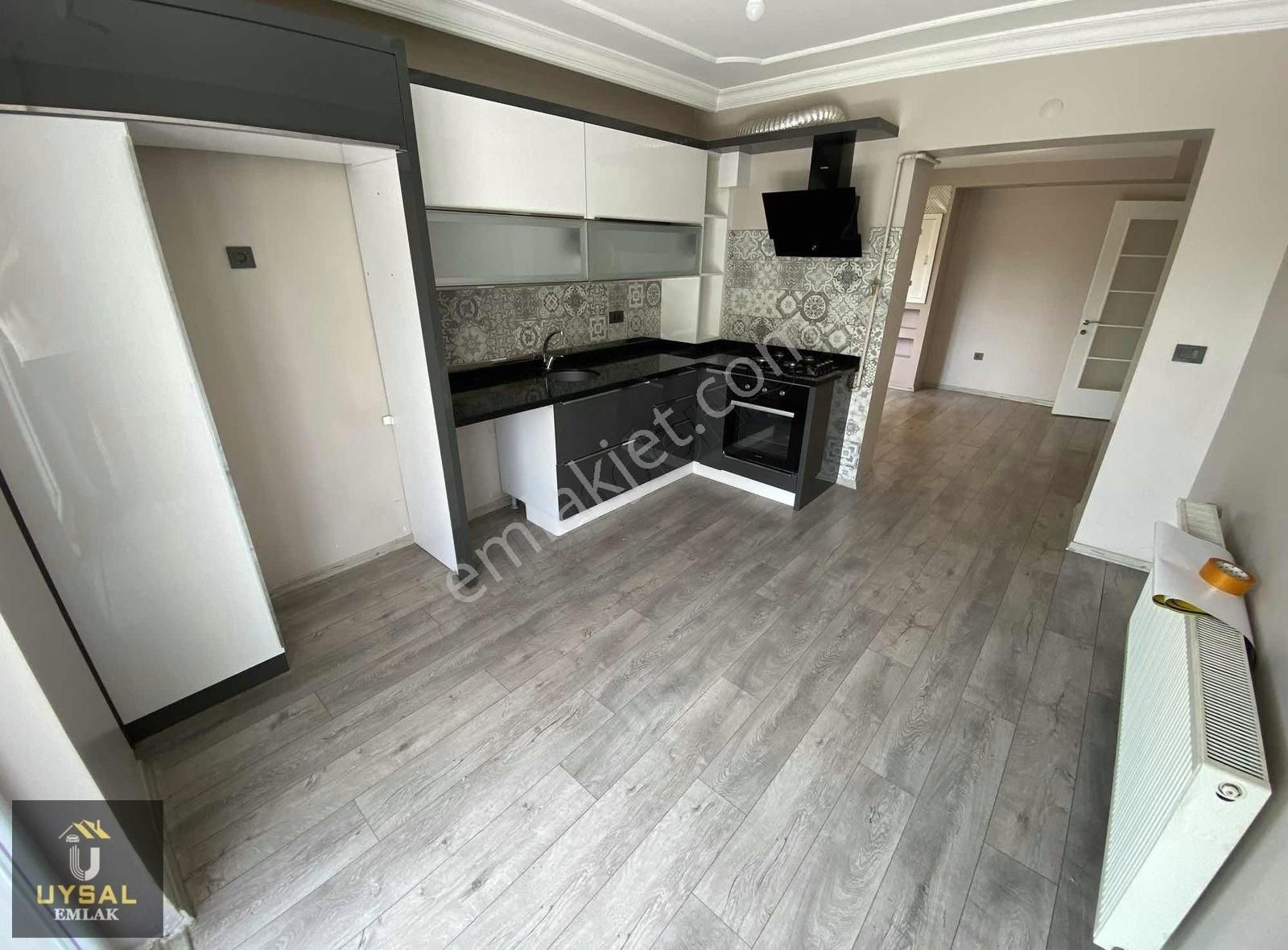 Uysal Emlak'tan Çamlık Caddesine Yakın 150m2 3+1 Arakat Daire