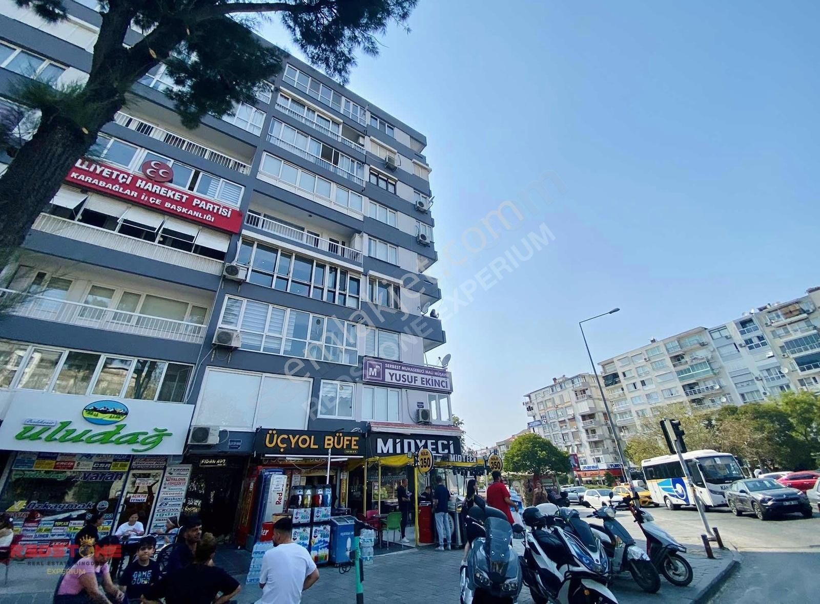 Üçyol Meydanda Tadilatlı Bakımlı Arakat 3+1 Önü Açık Boş Daire