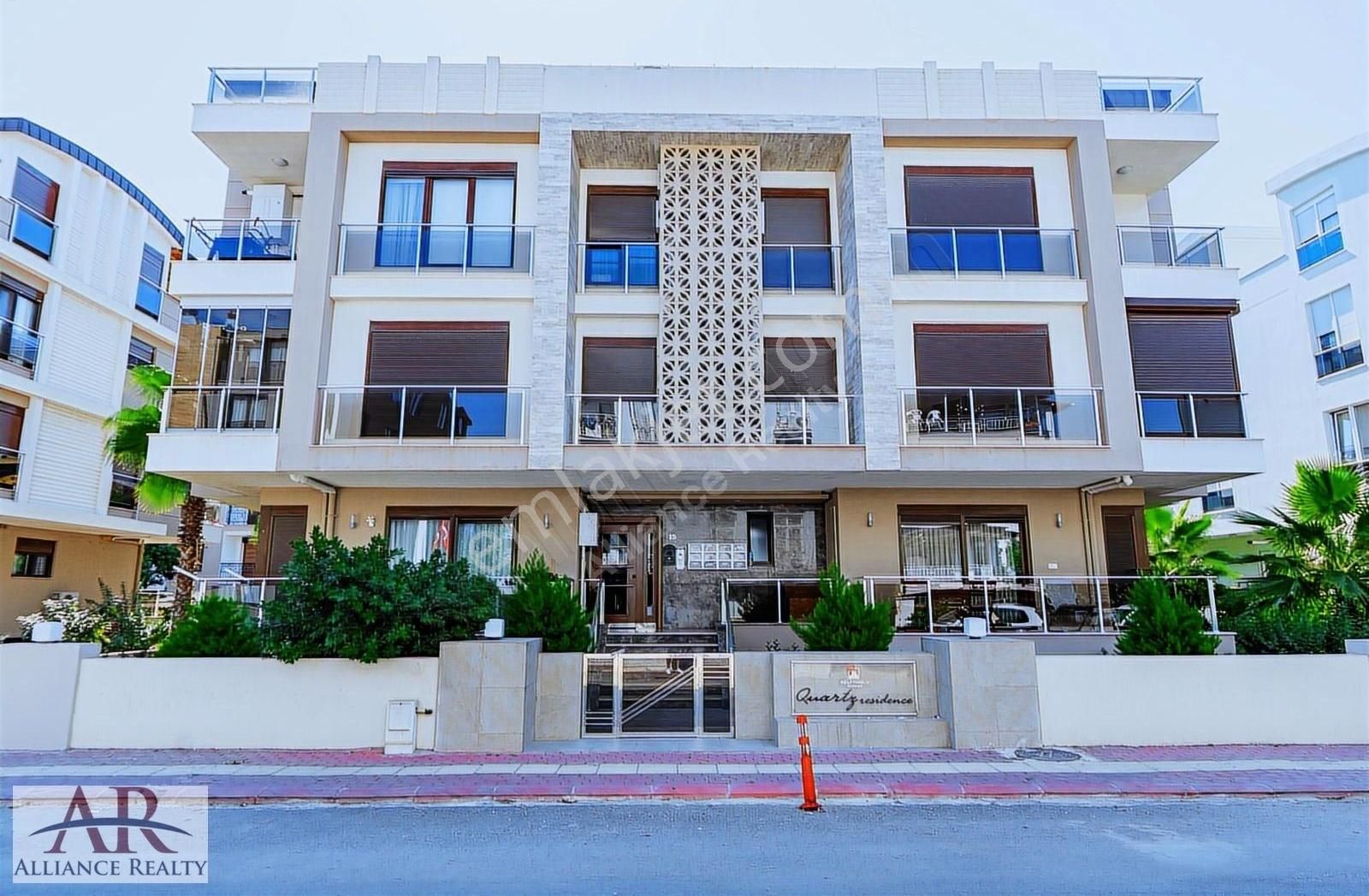 Gürsu'da Denize 200 Mt.dubleks 4+1 Daire Havuz+3 Banyo+doğalgaz
