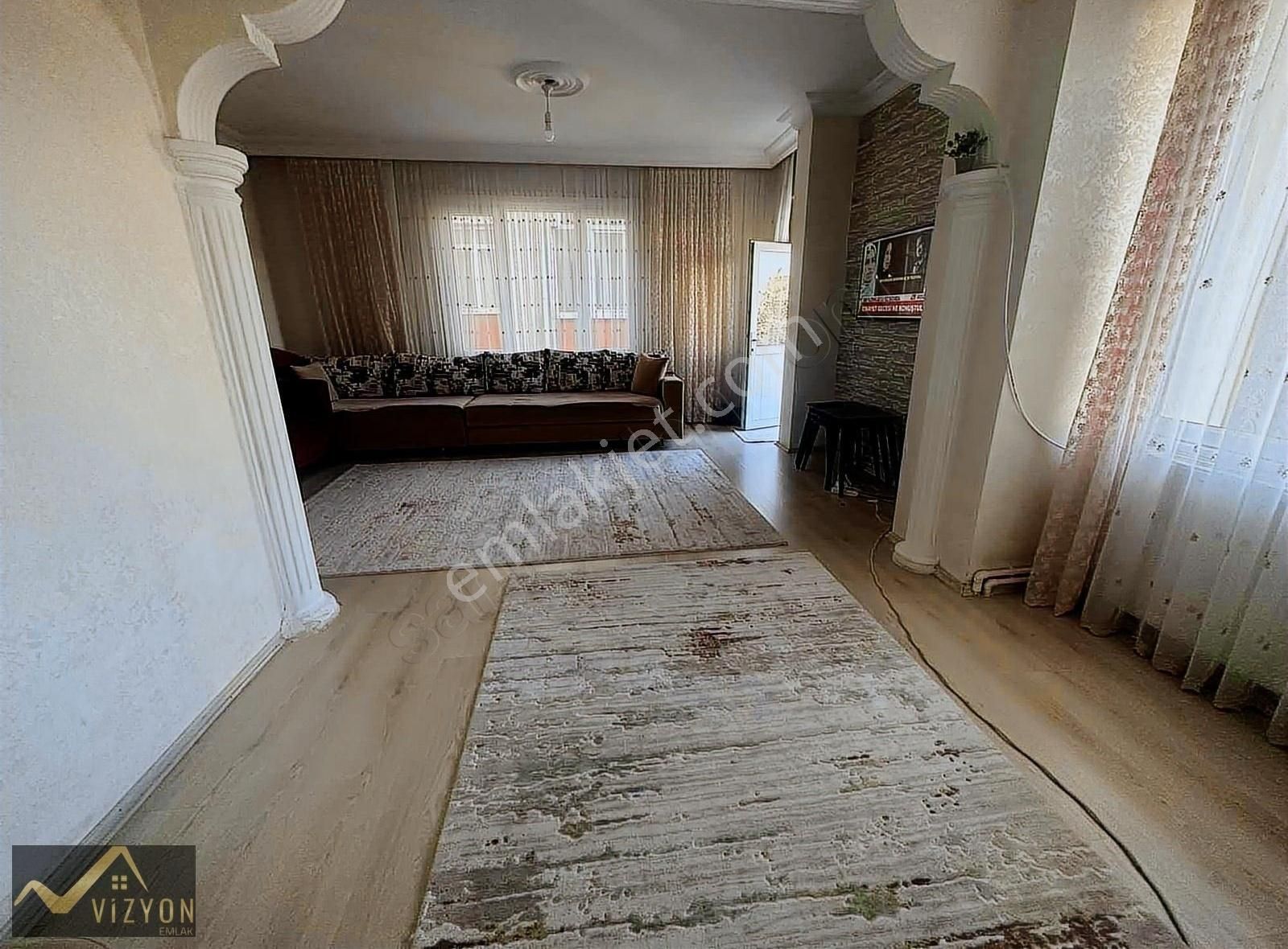 Vizyon Emlak'tan Atatürk Caddesi Üzerinde 3+1 Ara Kat 140 M2