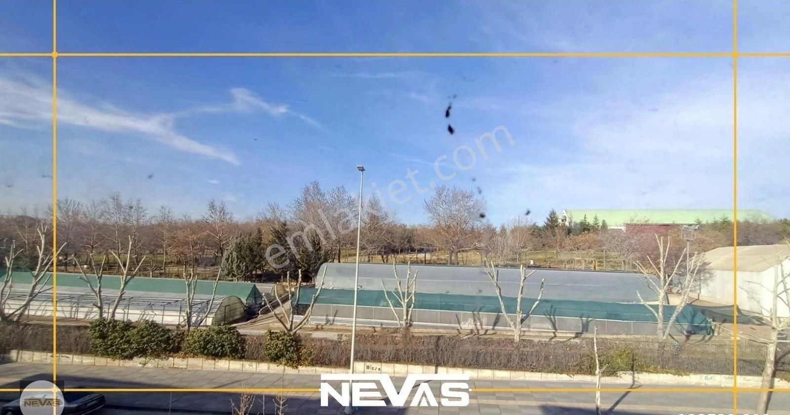 Nevas - Uzayan Sokakta Acil Satılık 2+1