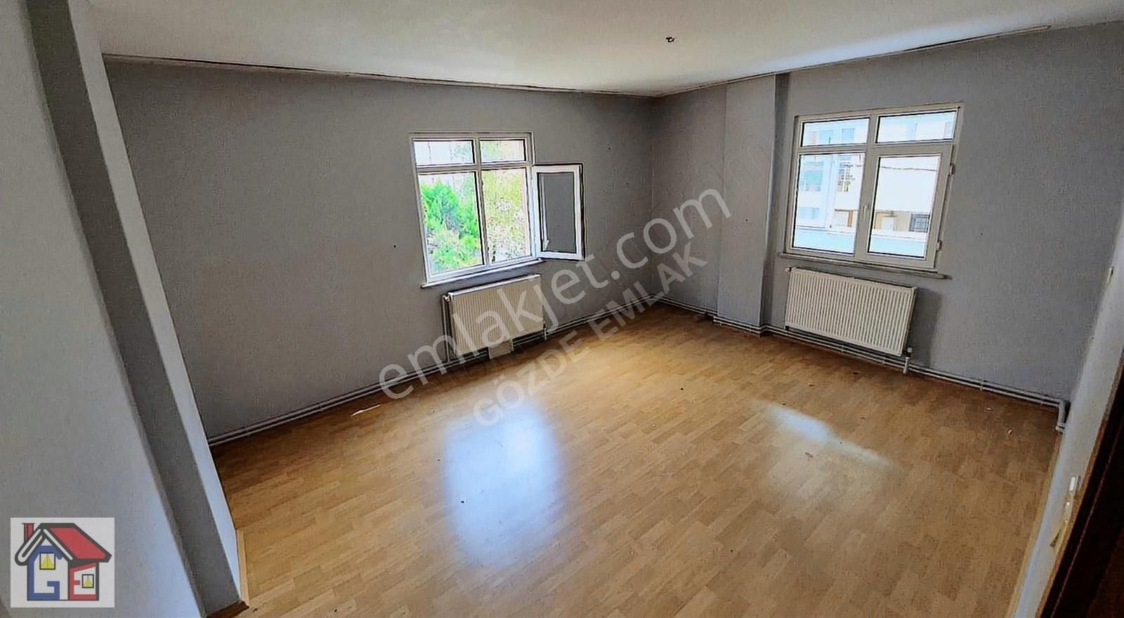 %% Minibüs Yoluna 350m., 3 Oda 1 Salon, 2/1. Katta, Aile Binası