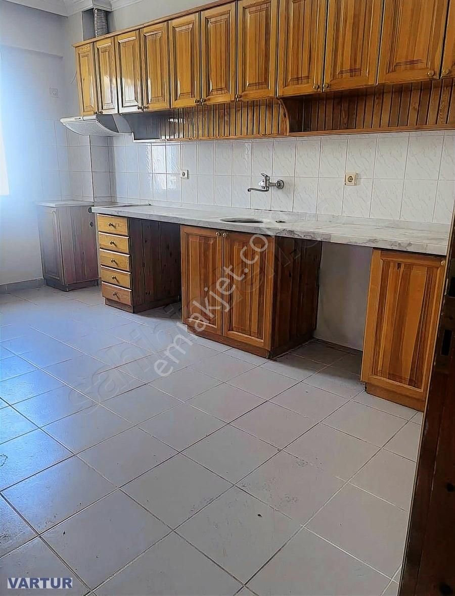 Tuzla Mahallesinde Kiralık 3+1 Geniş Ve Ferah Daire
