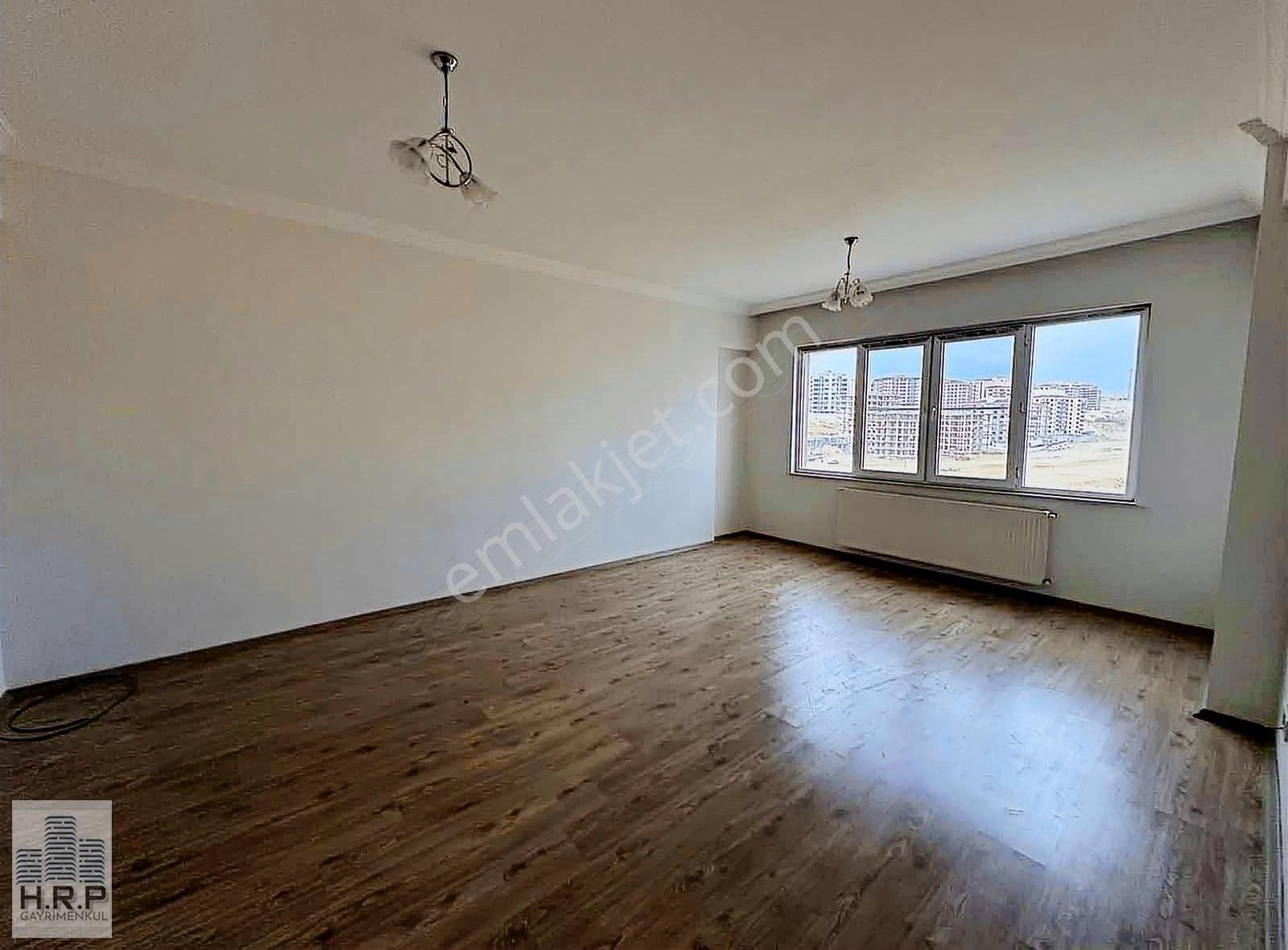 Hrp Gayrimenkul'den Onkolojide Site İçi Satılık 2+1 Daire