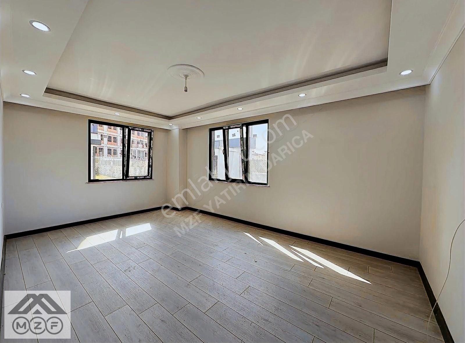 Tuzla Cad Güvenlikli Site İçi 2+1 80m² Y.griş
