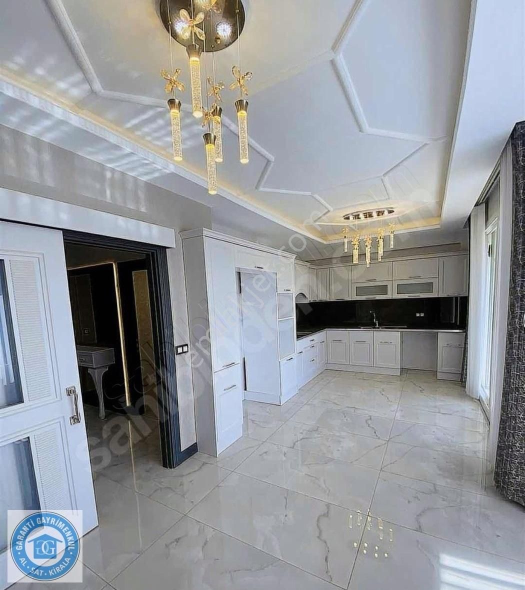 Zana Forum Sitesinde Satılık 3+1 Giriş Kat Daire