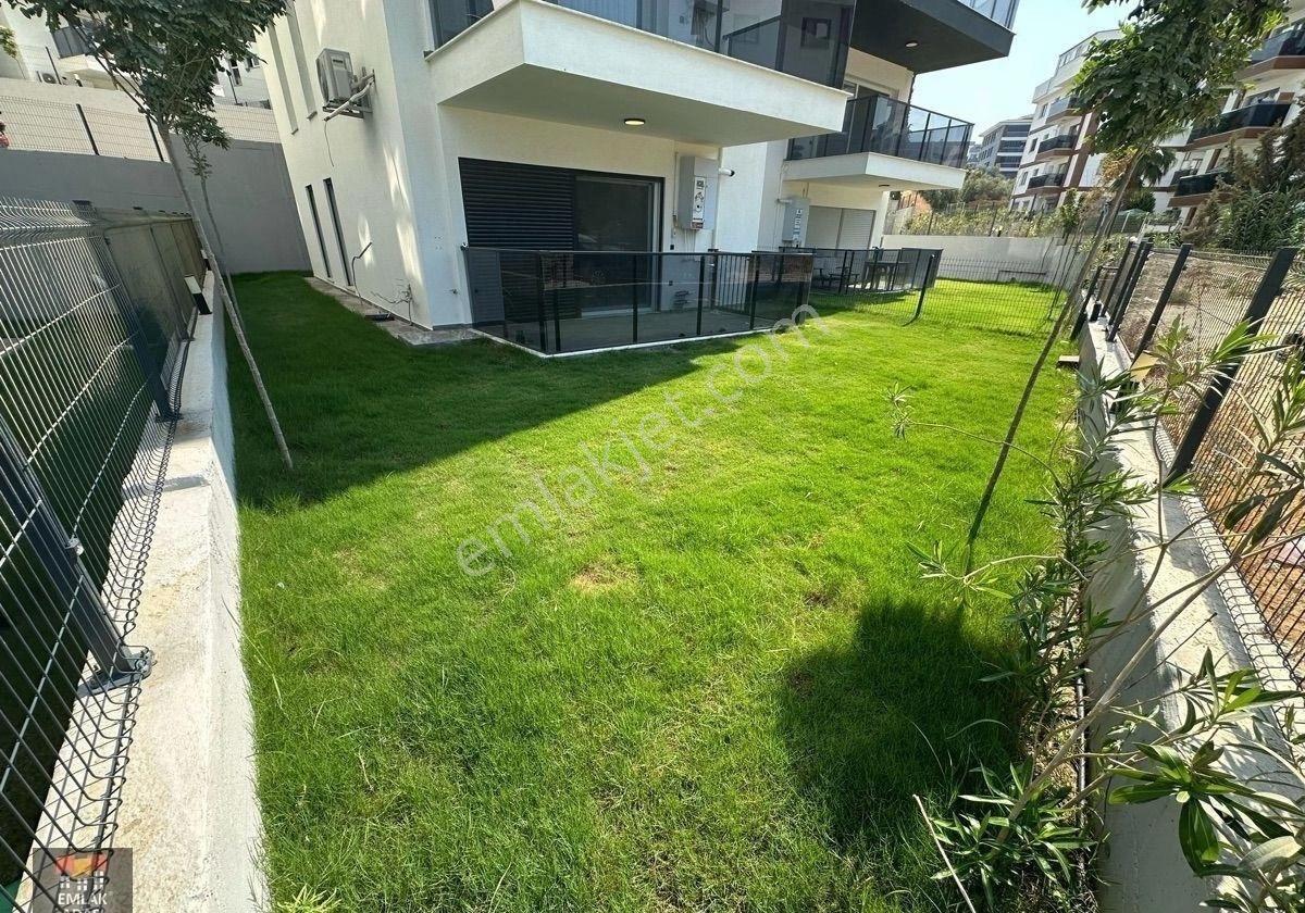 Kuşadası Merkezde Otogar Mevkinde 2+1 Bahçe Katı Satılık Daire