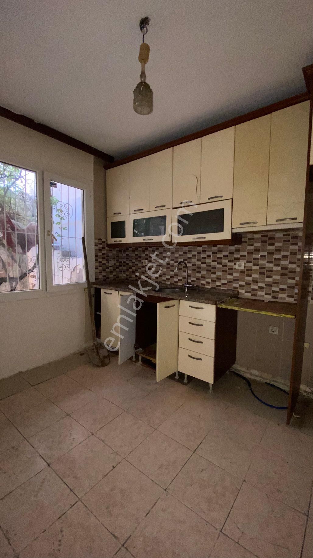 Akalın’dan İzmir Park Avm Yakını 2+1 90 M2 Kiralık Daire