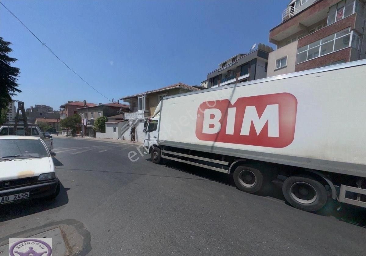 Zümrütevler Kaleyurt Sitesi’nde 3 + 1 Balkonlu Kombili Daire