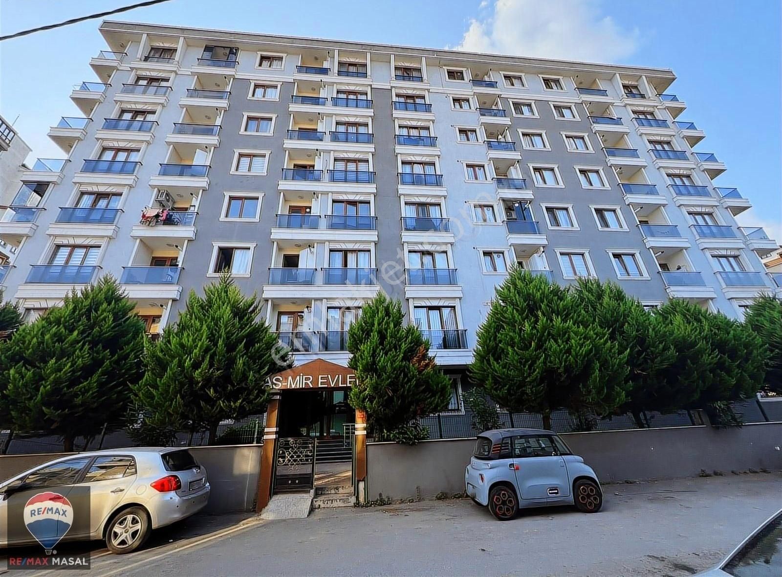 Ataşehır Esatpaşa Mh.asmır Evlerınde 2+1 Satılık Daıre