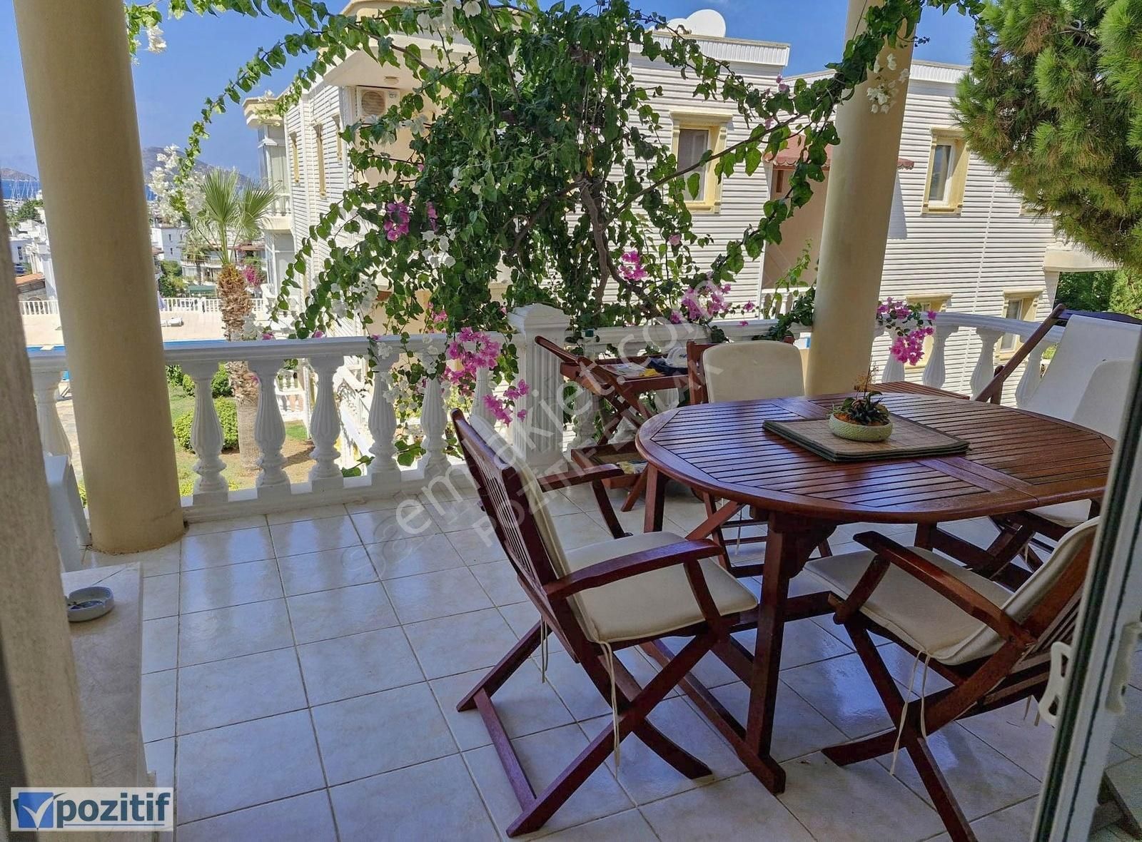 Bodrum Turgutreis'te Marinaya Yakın Deniz Manzaralı Geniş Daire - Görsel 26