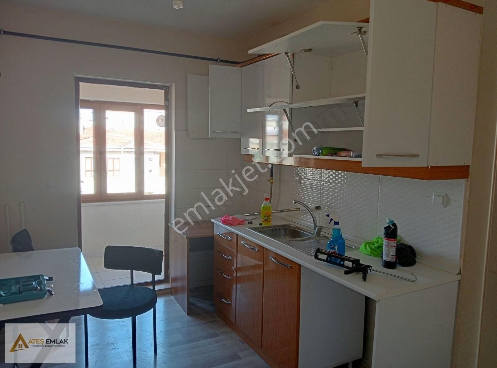 Ateş Emlaktan Satılık 3+1 Daire