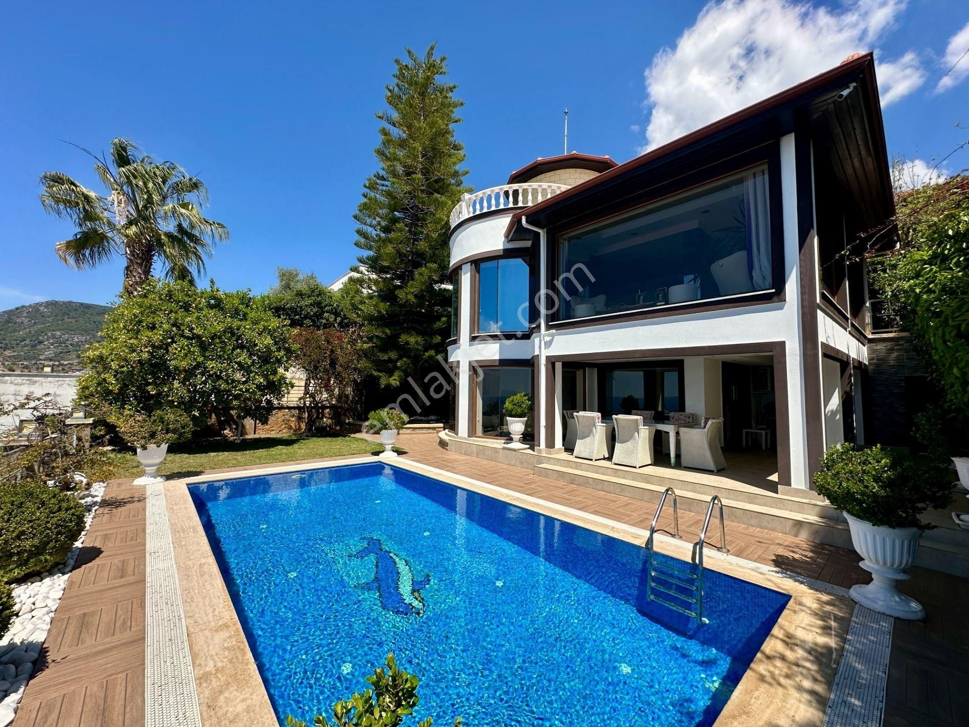 Alanya Bektaş’ta Panoramik Deniz Ve Kale Manzaralı Lüks Villa – Özel Havuz Ve Bahçe