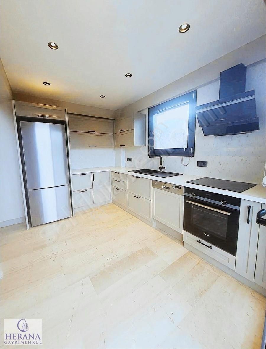 Çiftlik Villalar Bölgesinde Yeniyapı Kaliteli Şık Fourleks Villa - Görsel 8