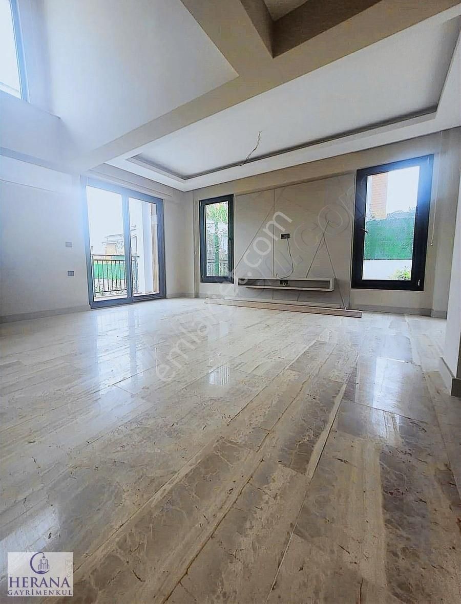 Çiftlik Villalar Bölgesinde Yeniyapı Kaliteli Şık Fourleks Villa - Görsel 4