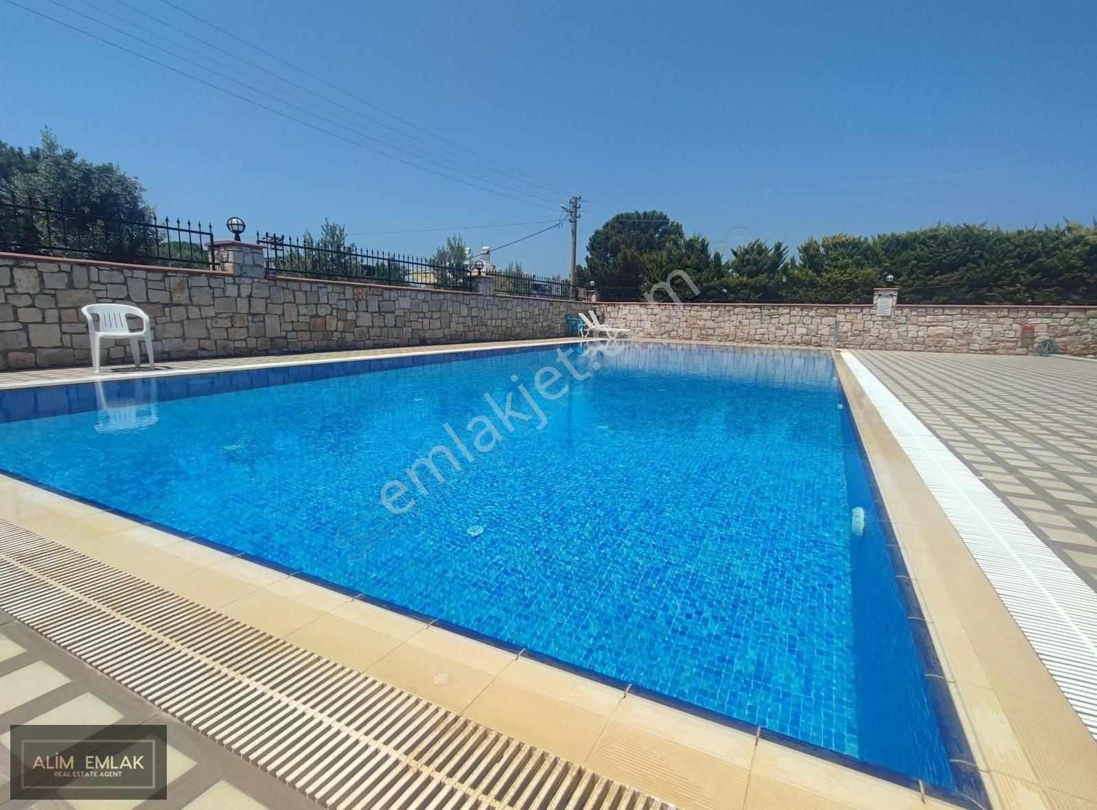 Akbük'de Denize Yakın ,önü Açık, Geniş Teras Ve Balkonlu Dubleks - Görsel 7