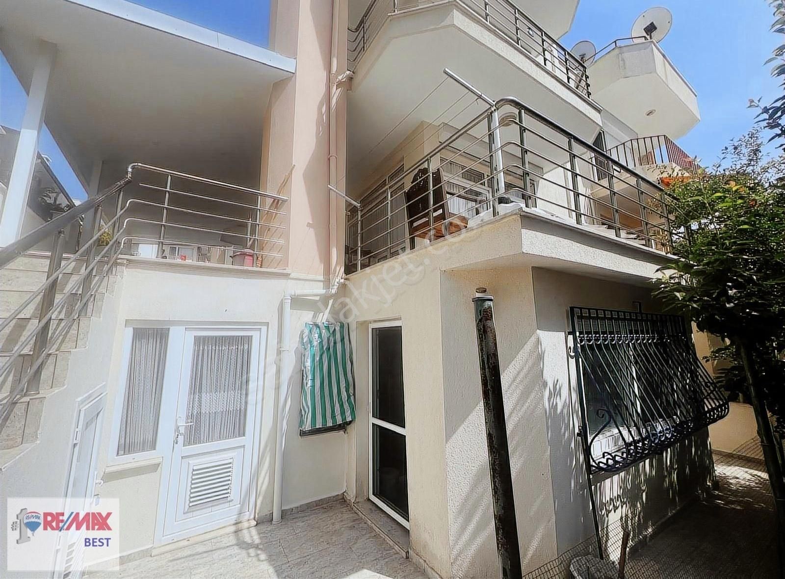 Remax Best'ten Banksis'te 4+1 Özel Plaj Ve Deniz Manzaralı Villa