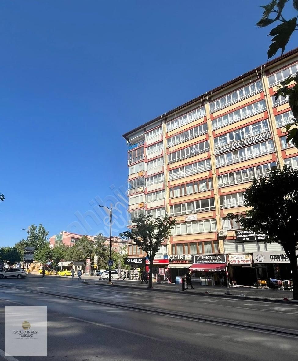 İstasyon Caddesinde Yapılı Masrafsız İster Ofis-büro İster Daire