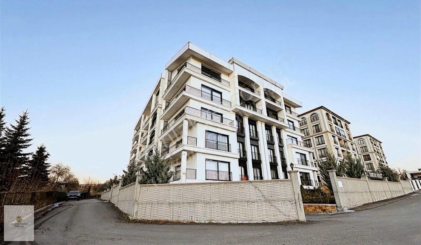 Turkuazdan Üniversite Yakını, Kira Getirili, Full Eşyalı Satılık