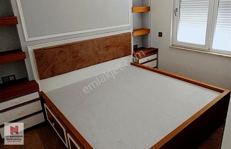 Antalya Güzeloba Mahallesi Barınaklar Mevkii Satılık 1+1 Daire.