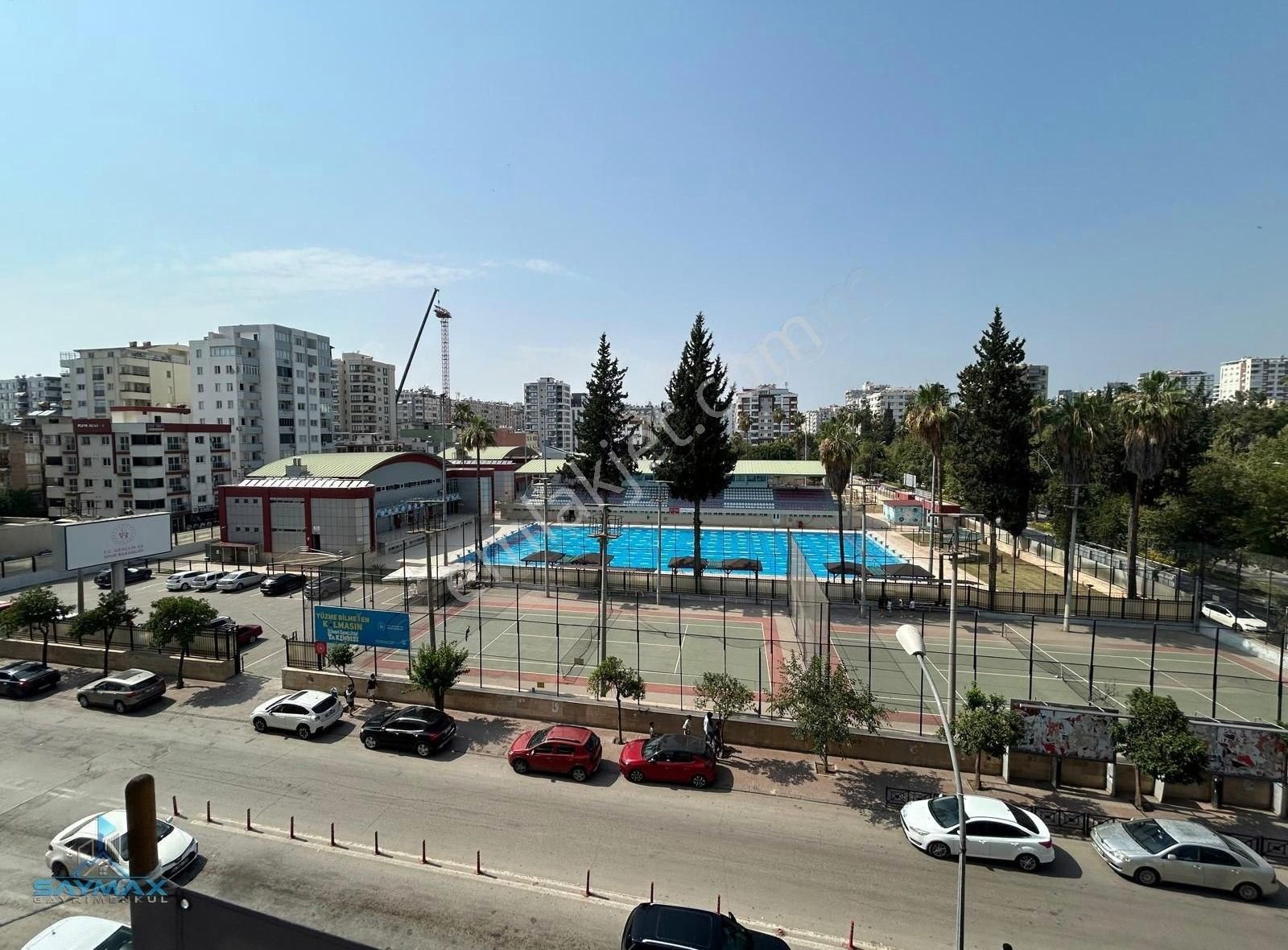 Çınarlı Ziyapaşa Bulvarın'da Havuz Manzaralı 3+1 Satılık Daire..