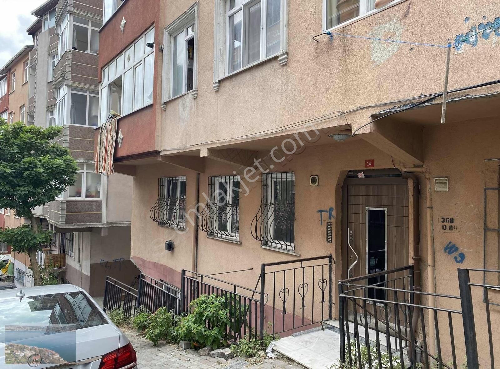 İstanbul Sultangazi Yunus Emre.de 1+1 70 M2 Kiralık Giriş Kat