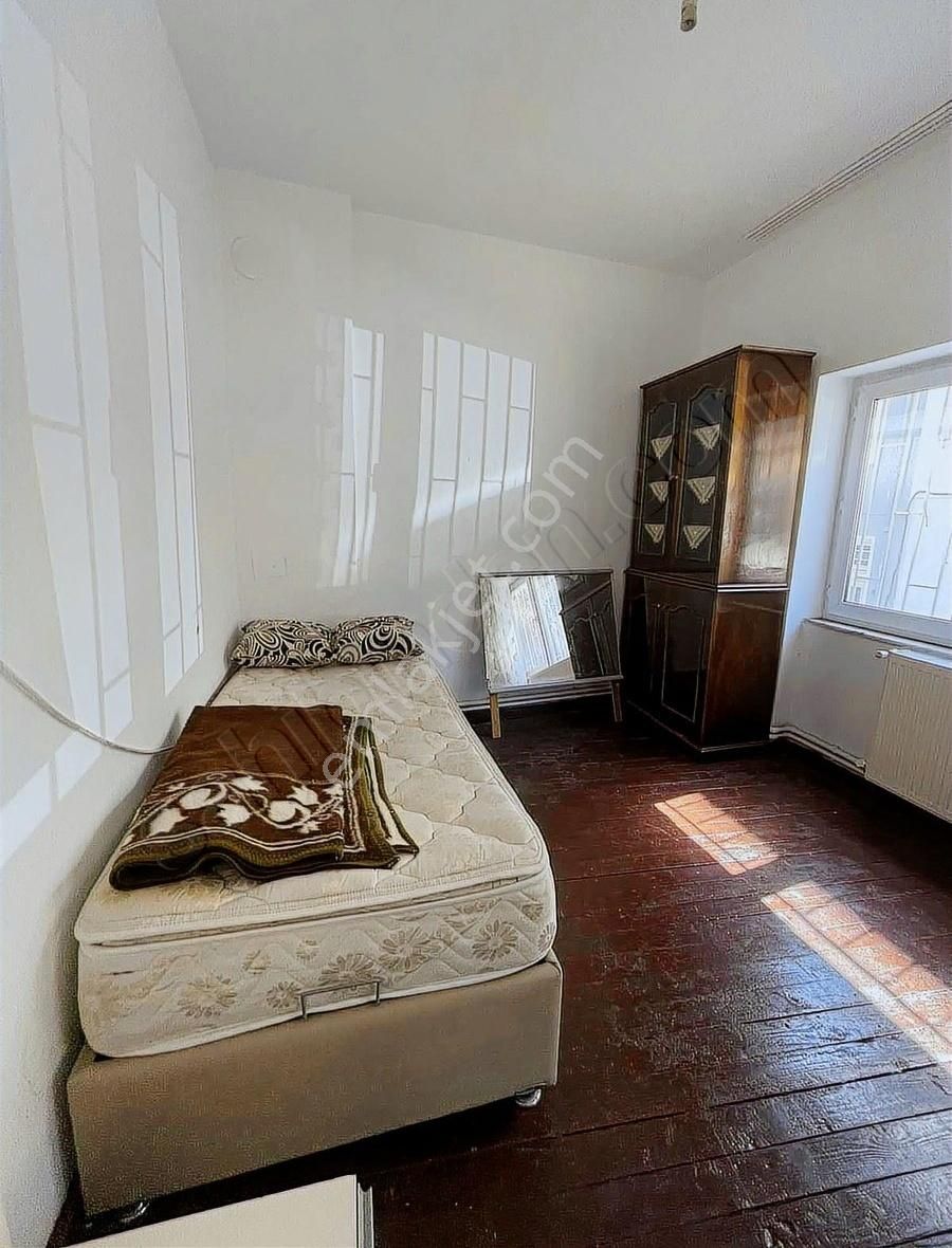 Sarıyer Büyükdere'de Caddeye Yakın Eşyalı Kiralık Daire