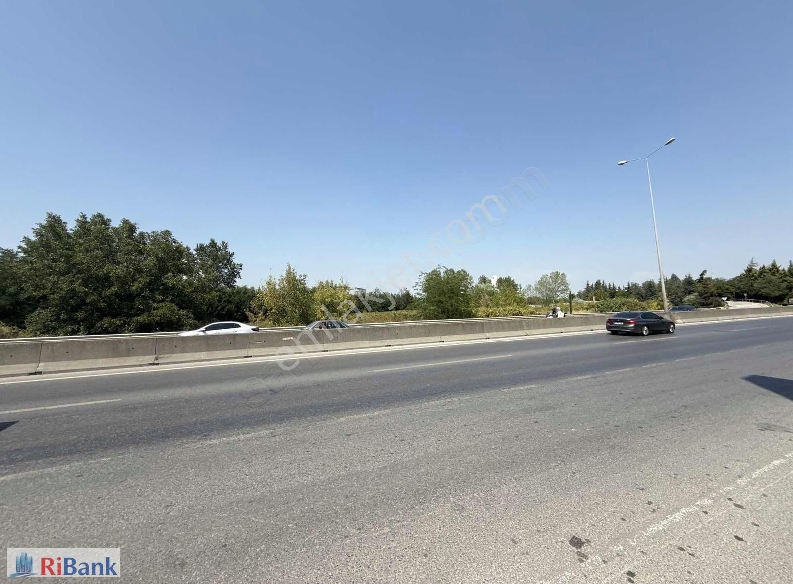 D100'e Cephe(48metre) Satılık 1108 M2 %80 İmarlı Fırsat Arsa