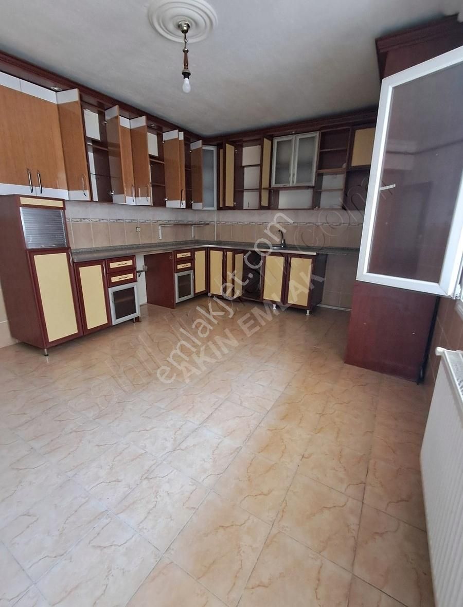 Buca Göksu Mah. Merkezi Konumda 200 M2. 3+1 Kiralık Daire
