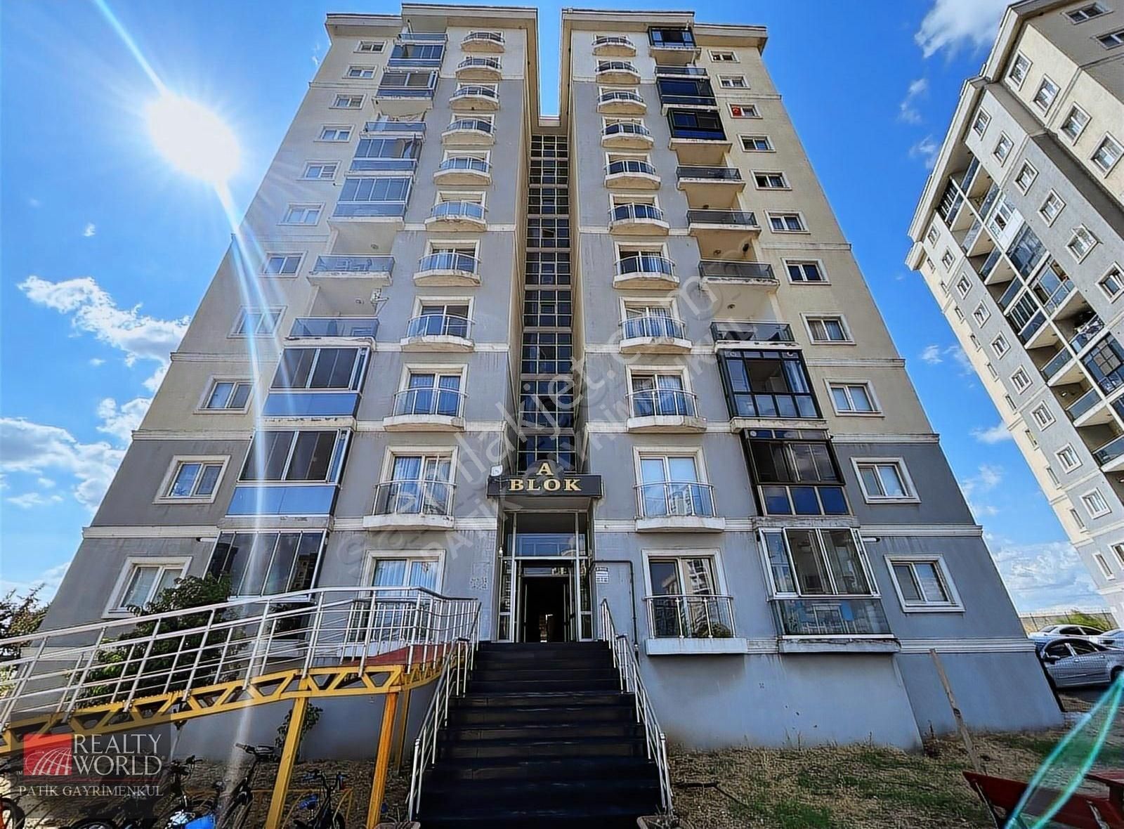 Keşan Beğendik Cumhuriyet Sitesi'nde Satılık 3+1 Daire