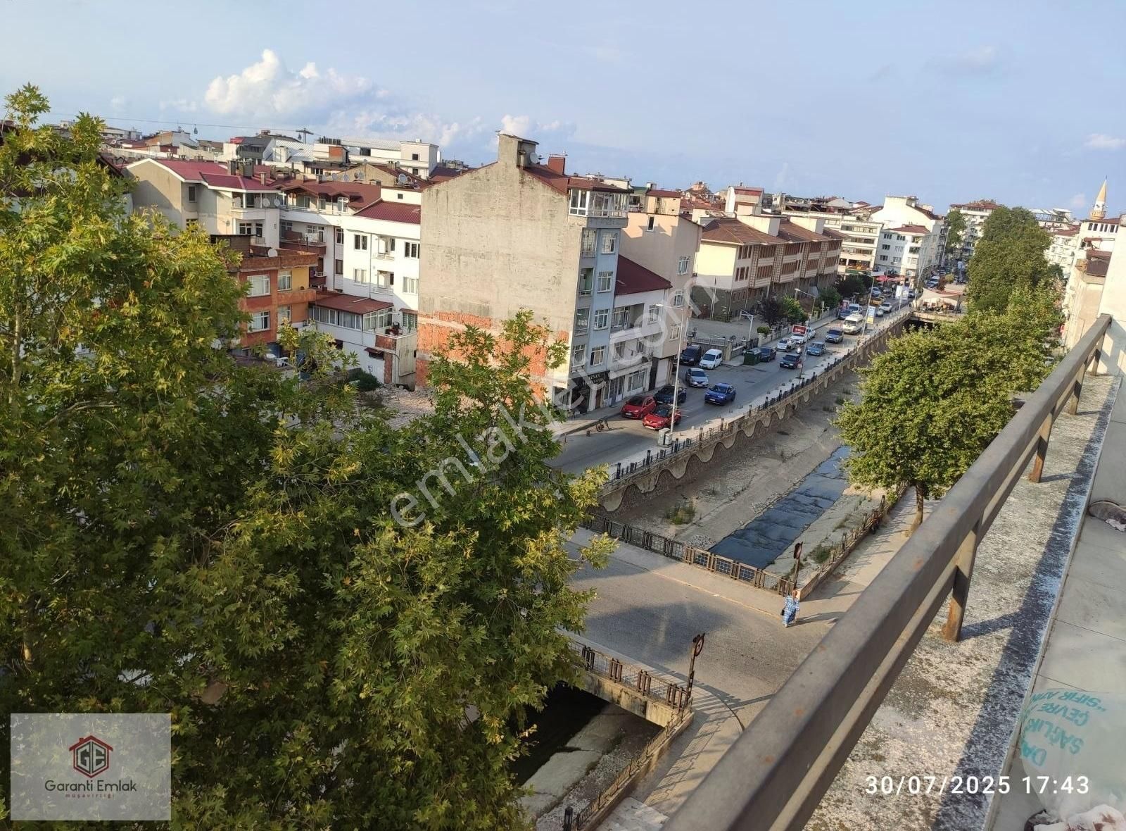 Bucakta Bülbül Deresi Yanı Satılık 2+1 Beton Çatı Katı